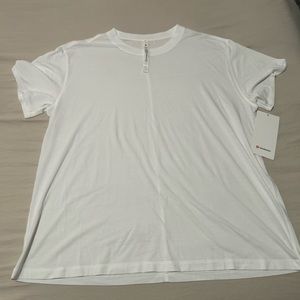White Women’s Lululemon T-shirt!